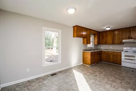 718 Locust Dr, Durham, NC 27703 photo 4