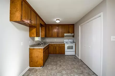 718 Locust Dr, Durham, NC 27703 photo 3