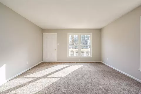 718 Locust Dr, Durham, NC 27703 photo 5