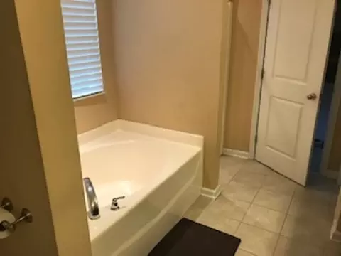 4 Crestmont Ct, Durham, NC 27703 photo 4