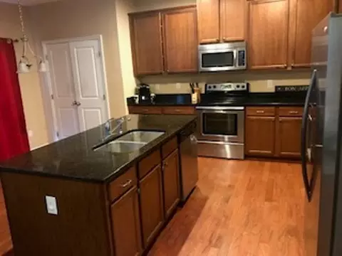 4 Crestmont Ct, Durham, NC 27703 photo 9