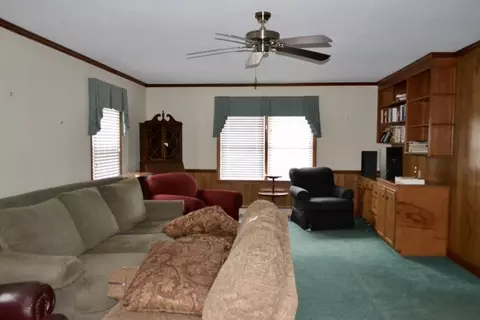304 S Pine St, Benson, NC 27504 photo 8