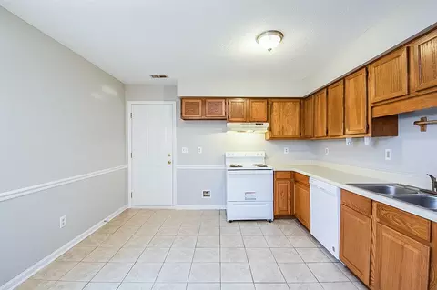 8 Olivia Ct, Durham, NC 27704 photo 2