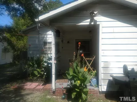 903 Pleasant Dr, Durham, NC 27703 photo 2