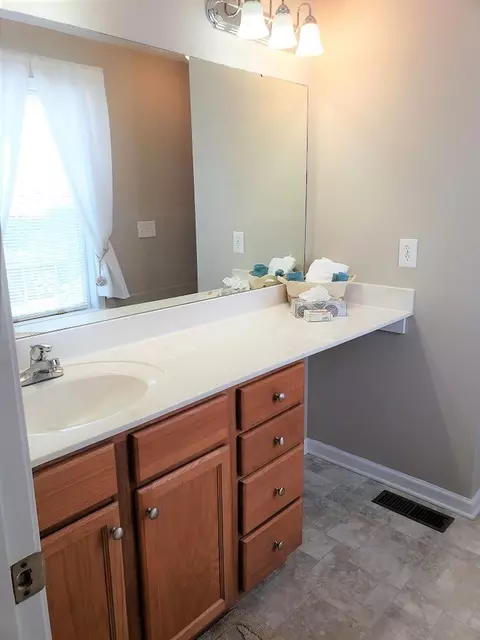 562 E Ridge Ave, Liberty, NC 27298 photo 6