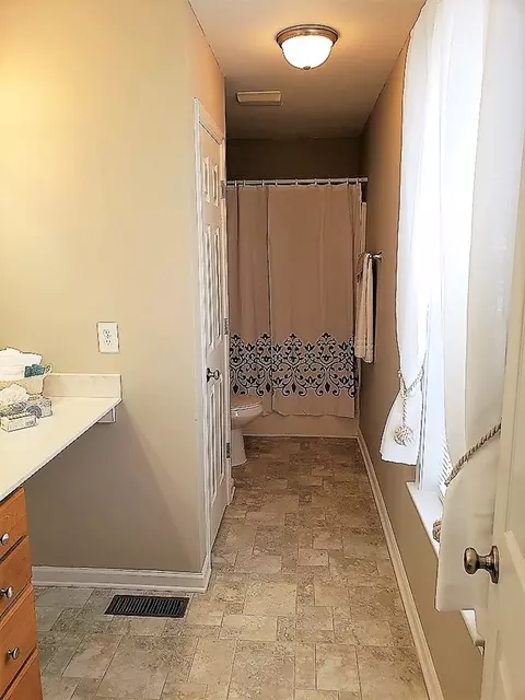 562 E Ridge Ave, Liberty, NC 27298 photo 5
