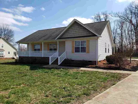 562 E Ridge Ave, Liberty, NC 27298 photo 1
