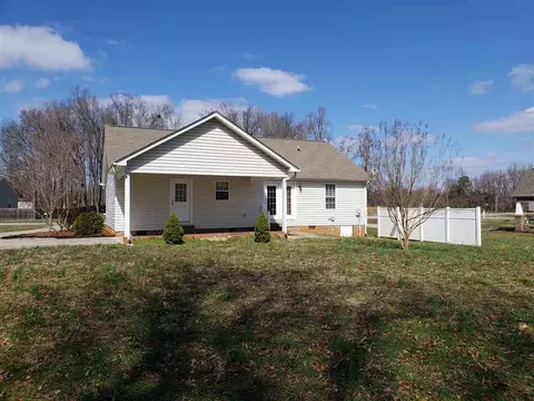562 E Ridge Ave, Liberty, NC 27298 photo 14