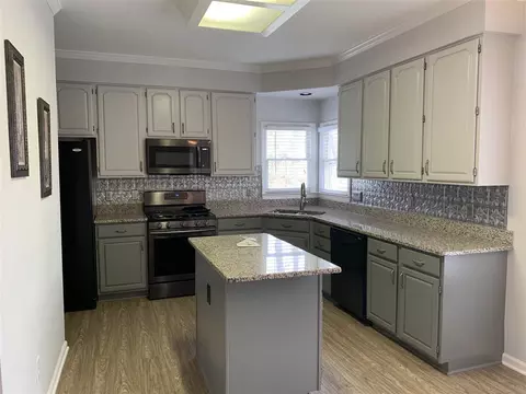 110 Parkwind Ct, Cary, NC 27519 photo 2
