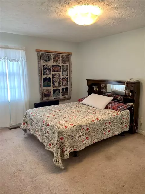 106 Byrd Dr, Dunn, NC 28334 photo 9