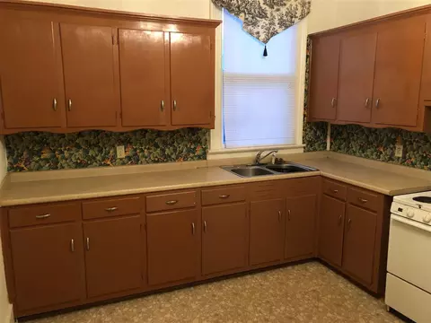 702 S Third St, Smithfield, NC 27577 photo 3
