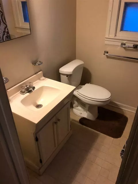 702 S Third St, Smithfield, NC 27577 photo 4