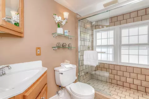 602 E Chatham St, Apex, NC 27502 photo 30