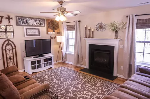 901 Pebblestone Dr, Durham, NC 27703 photo 3
