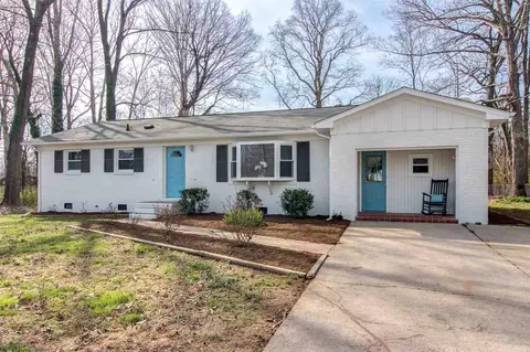 124 Crestview Dr, Durham, NC 27712 photo 3