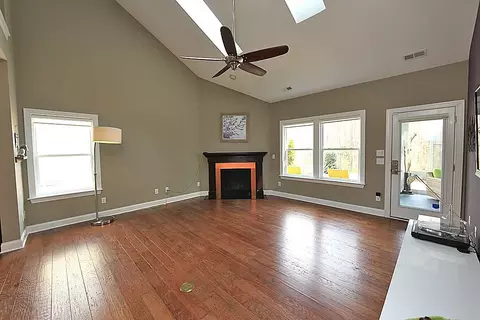 901 Poplar St, Durham, NC 27703 photo 8