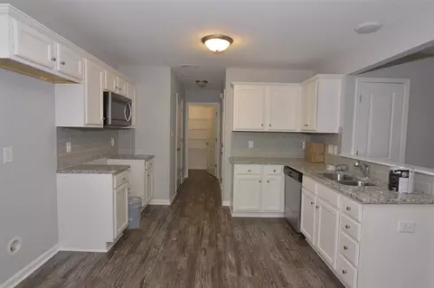 214 Highcroft Cir, Benson, NC 27504 photo 5