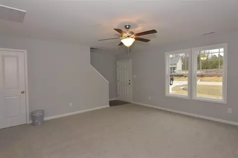214 Highcroft Cir, Benson, NC 27504 photo 3