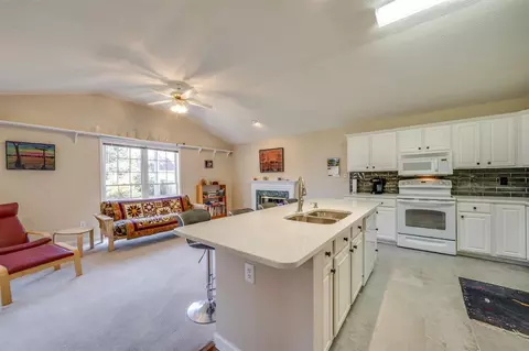 102 Lockheed Cir, Cary, NC 27513 photo 6