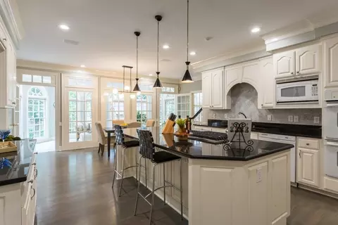 1 Chevoit Ct, Durham, NC 27712 photo 9