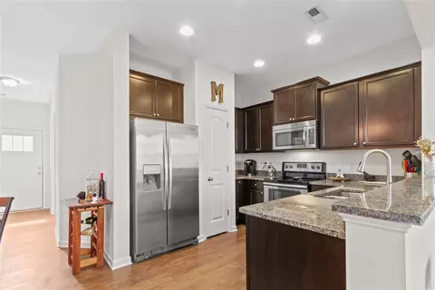 436 Carthage St, Durham, NC 27703 photo 4