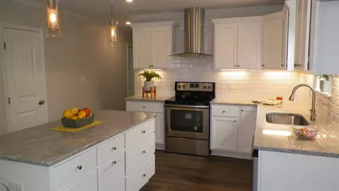 207 E Barbee St, Zebulon, NC 27597 photo 6