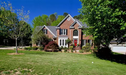 101 Glenmore Rd, Cary, NC 27519 photo 2