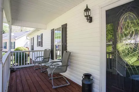 112 E Browning Ct, Clayton, NC 27520 photo 2