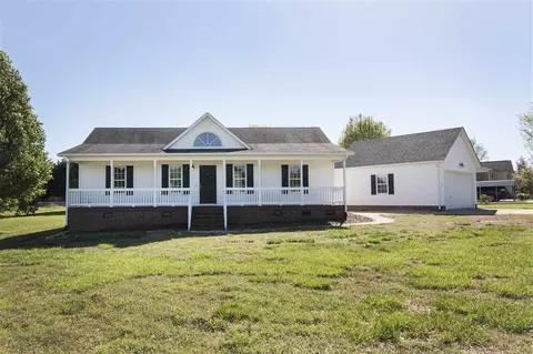 101 Eddy Ct, Benson, NC 27504 photo 1