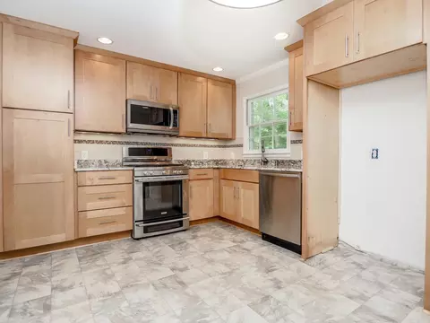 5823 Windham Dr, Raleigh, NC 27609 photo 13