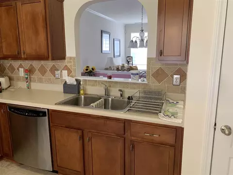 14 Elm Tree Ct, Durham, NC 27703 photo 3
