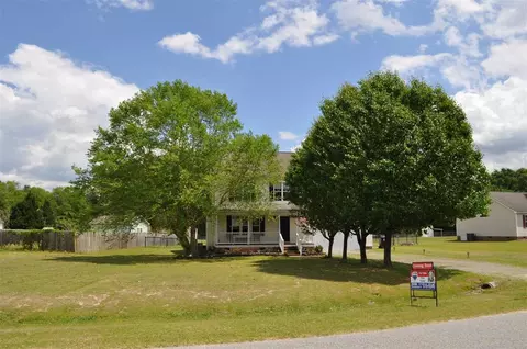 336 Rose Ct, Benson, NC 27504 photo 3