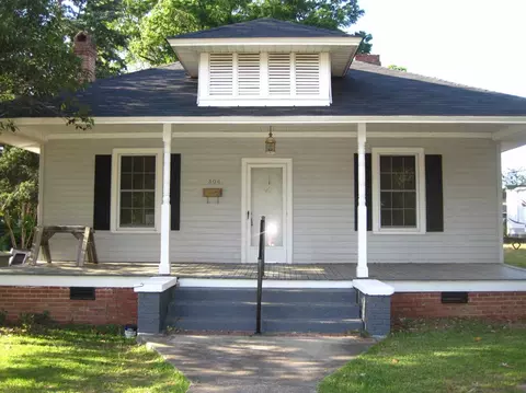306 E D St, Erwin, NC 28339 photo 1