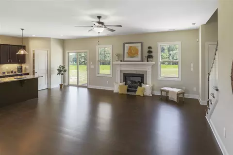 42 Boulder Brook Ln, Benson, NC 27504 photo 2