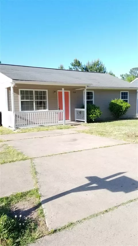 709 Piper St, Durham, NC 27704 photo 2