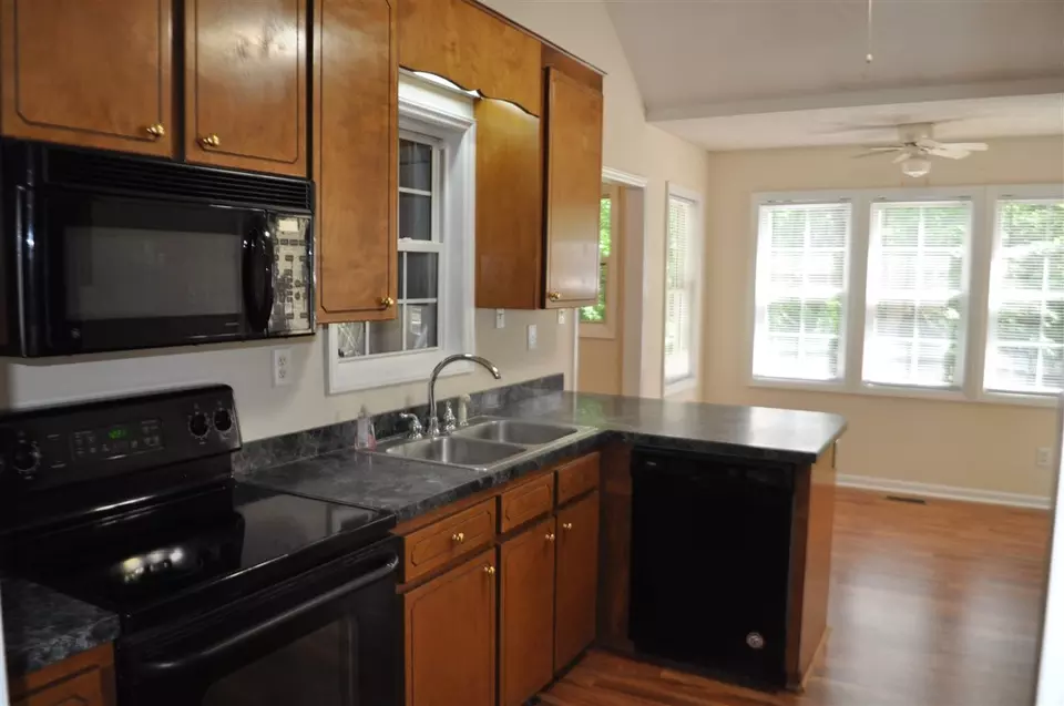  186 Creekstone Dr, Benson, NC 27504 photo 8