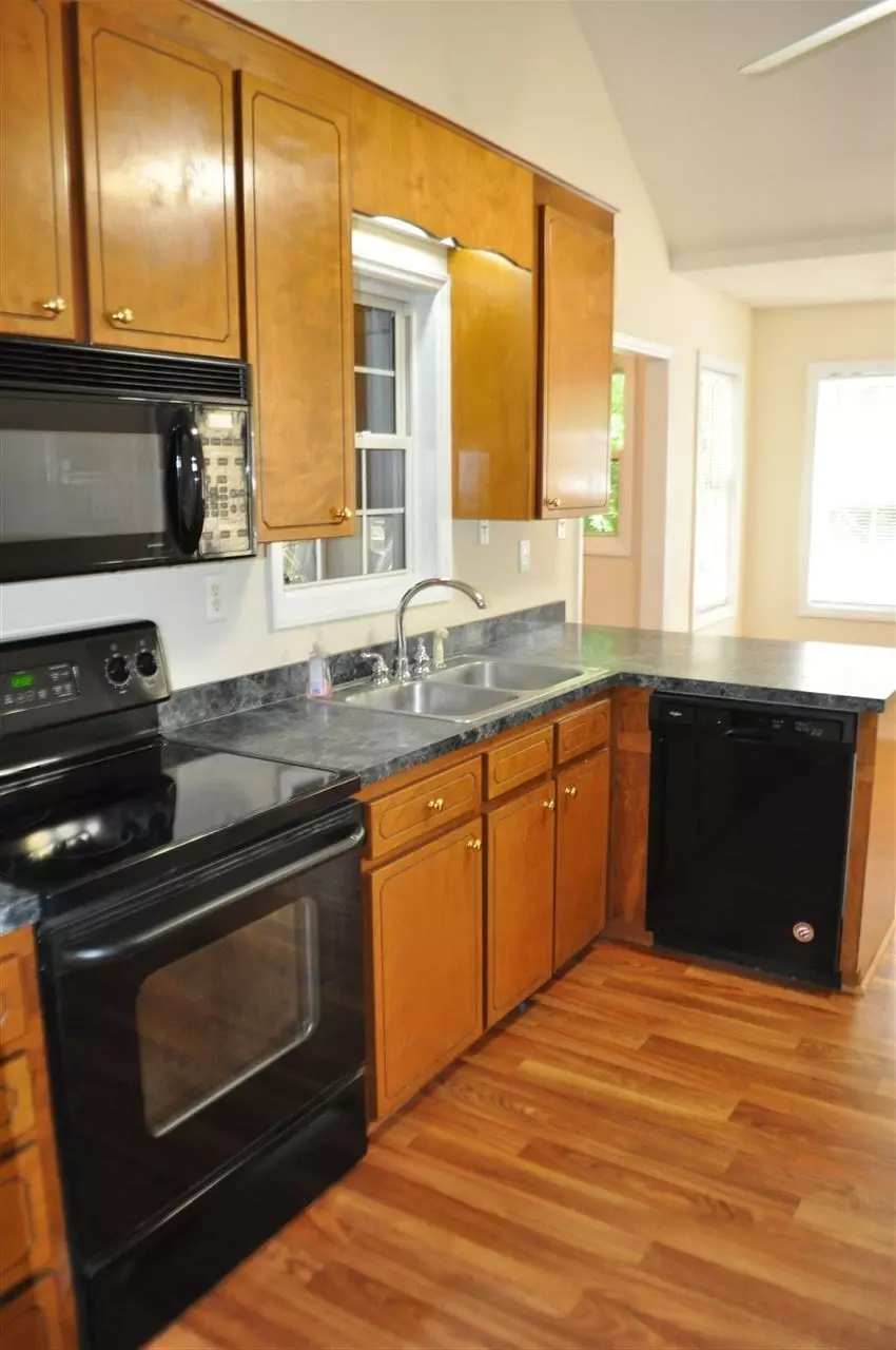  186 Creekstone Dr, Benson, NC 27504 photo 9