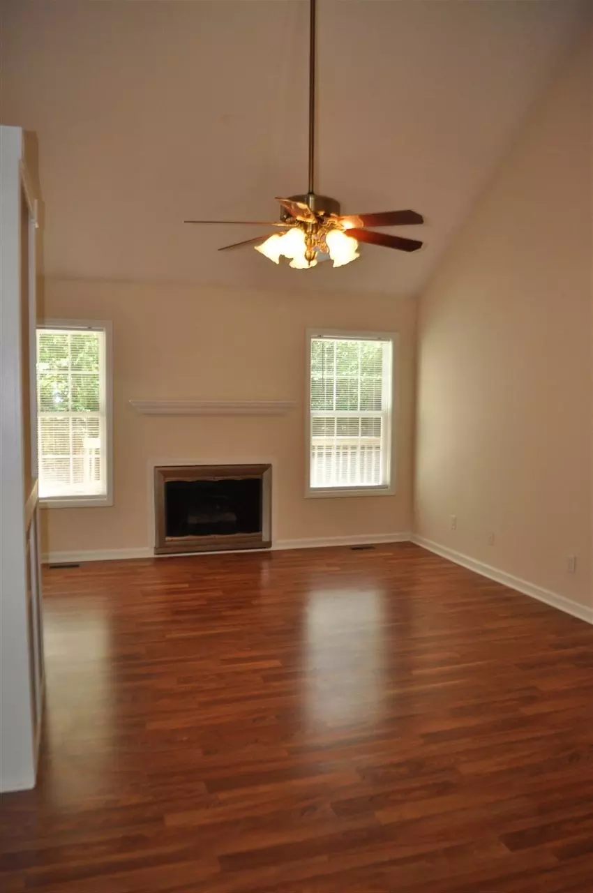  186 Creekstone Dr, Benson, NC 27504 photo 4