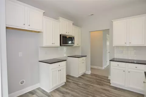 219 Highcroft Cir, Benson, NC 27504 photo 6