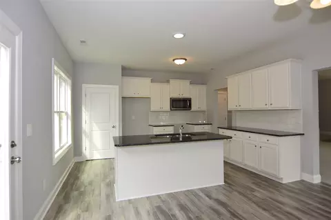 219 Highcroft Cir, Benson, NC 27504 photo 5