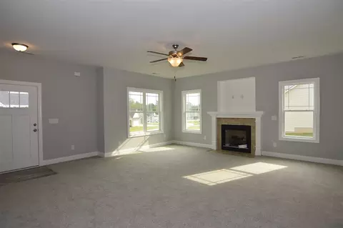 219 Highcroft Cir, Benson, NC 27504 photo 3