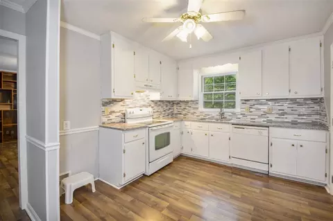 4114 Bartlett Dr, Durham, NC 27705 photo 9