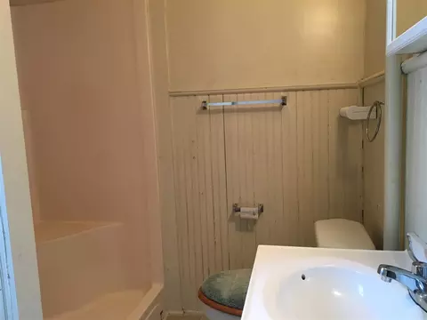 208 E Spring St, Oxford, NC 27565 photo 9