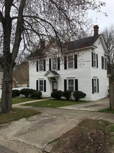 208 E Spring St, Oxford, NC 27565 photo 1