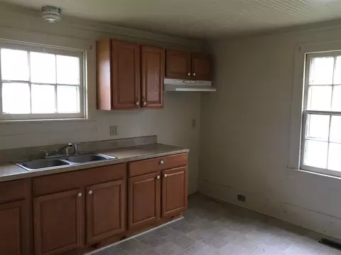 208 E Spring St, Oxford, NC 27565 photo 7