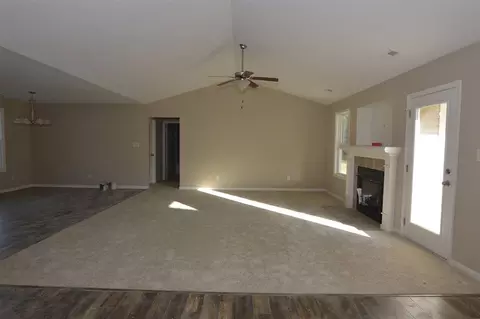 112 Highcroft Cir, Benson, NC 27504 photo 4