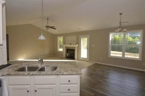112 Highcroft Cir, Benson, NC 27504 photo 6