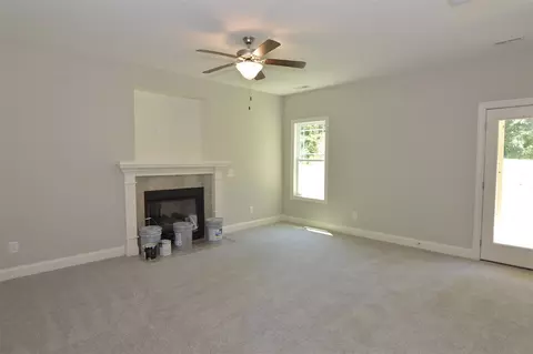 201 Highcroft Cir, Benson, NC 27504 photo 5
