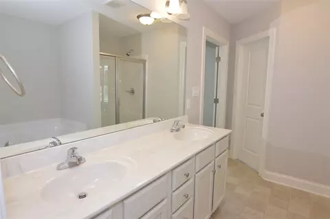 201 Highcroft Cir, Benson, NC 27504 photo 17