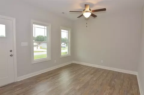 201 Highcroft Cir, Benson, NC 27504 photo 3